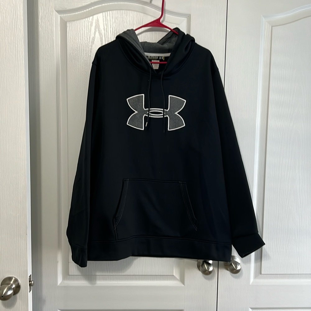 2XL Under Armour hoodie. GUC.